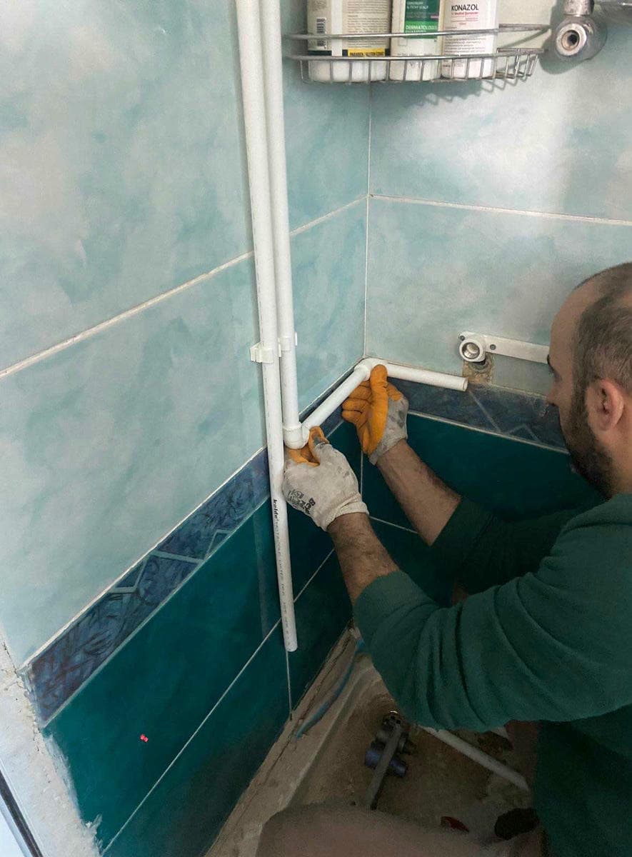 Dusakabin silikon yenileme | Rezervuar Su Kaçırıyor: Ne Yapılmalı? | Antalya Su Tesisat