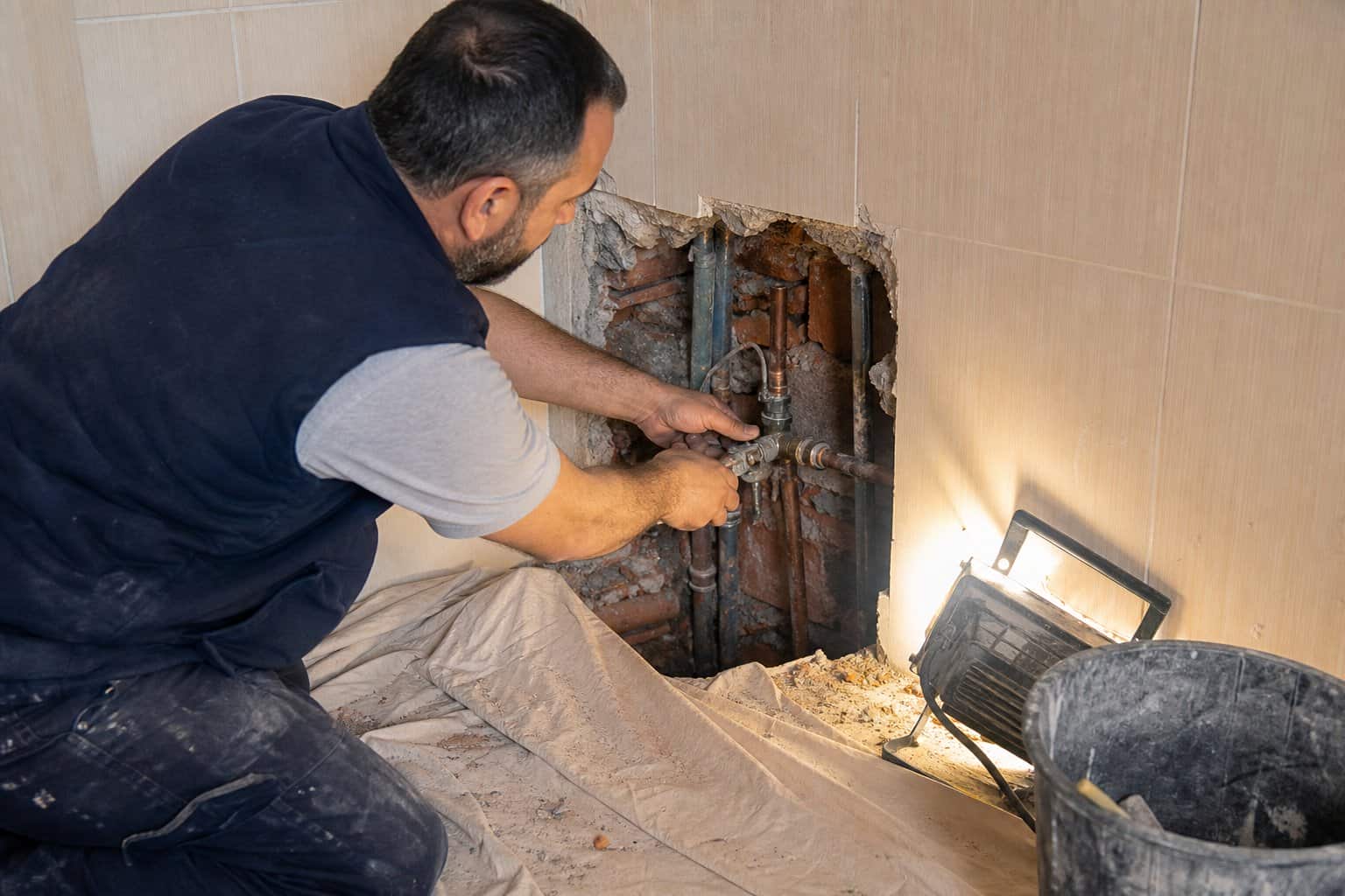 Duvar ici su kacagi onarimi | Elmalı Su Tesisatçısı | Antalya Su Tesisat