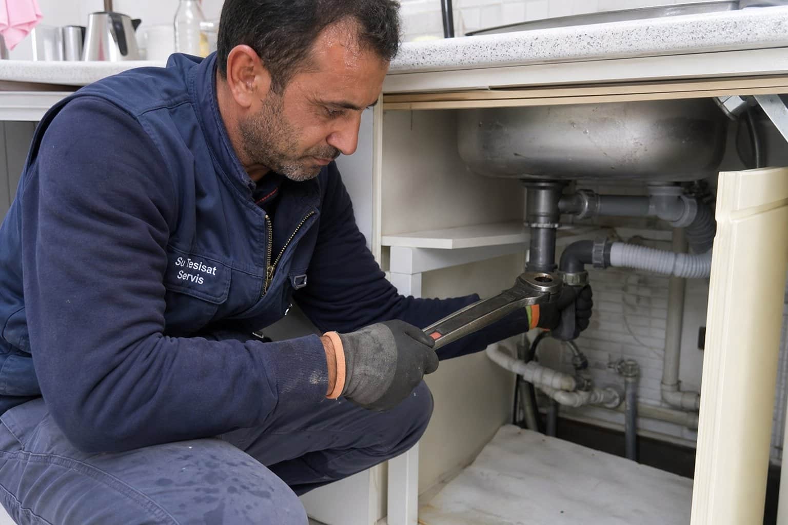 Lavabo alti tamir | Rezervuar Su Kaçırıyor: Ne Yapılmalı? | Antalya Su Tesisat